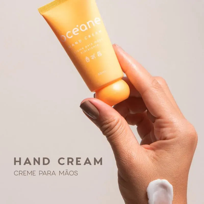 Kit Nécessaire Puffer + Desodorante + Creme para Mãos + Bruma Facial Travel